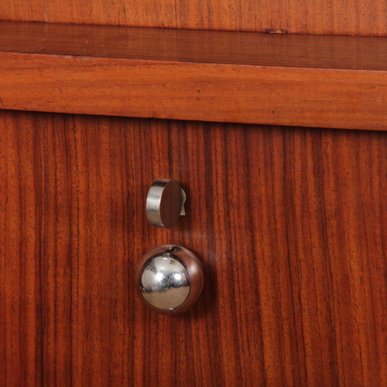 Image 1 of Modernistisch houten bureau, gemaakt in de jaren 1940.