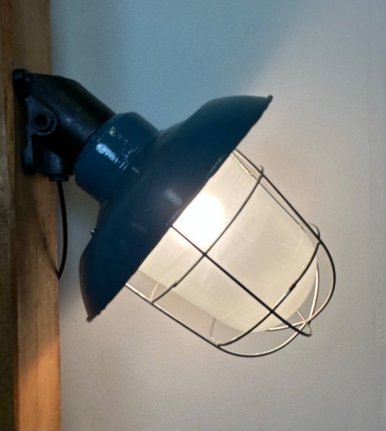 Image 1 of Lampada da parete a gabbia industriale dipinta di blu di Elektrosvit, anni '60