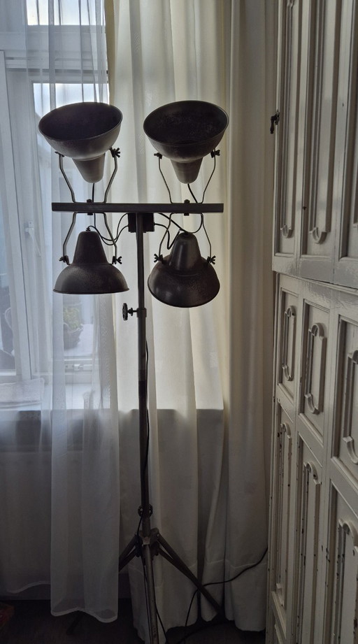 Lampada industriale da terra