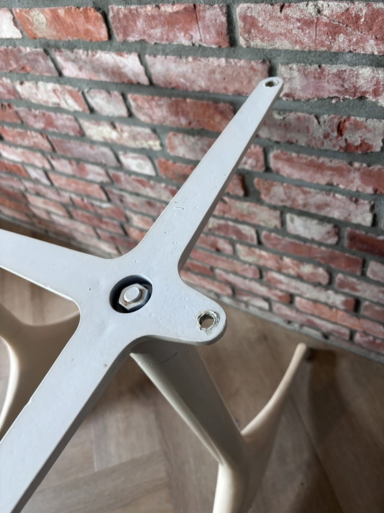 Herman Miller George Nelson Gambe da Tavolo a Piedistallo (Modello 5559) – Tavoli, Aluminium (photo 7 of 8)