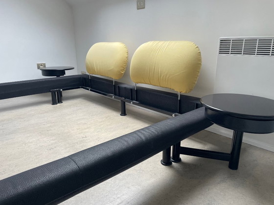 Image 1 of Bettumrandung, Stützkissen und Nachttische mit Schubladen