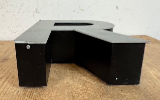 Image 1 of Lettre R lumineuse grise vintage, années 1970