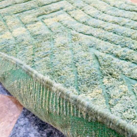 Image 1 of Alfombra artesanal de lana verde, 250 cm x 150 cm.