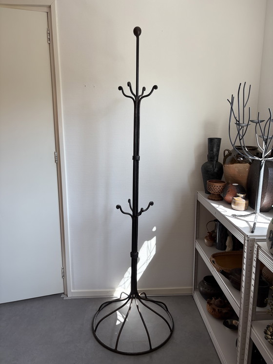 Image 1 of Appendiabiti vintage in piedi in castiglione fatto a mano h1.90