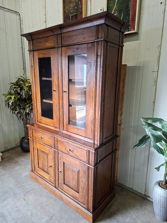 Image 1 of Vetrina classica, vetrina in legno di ciliegio, dimensioni 130x55cm e altezza 219cm.