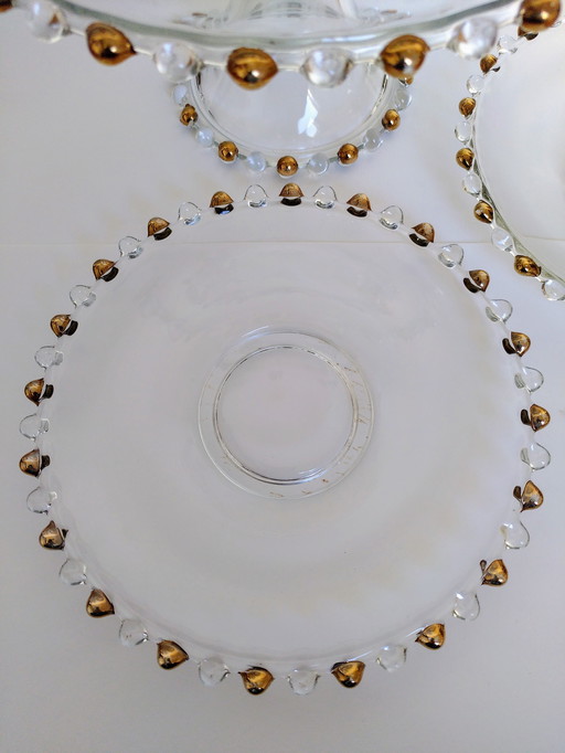 Ensemble Présentoir et Assiettes en Verre Contours Perlés