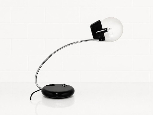 Table lamp “Dogale” by Bruno Gecchelin for Oluce, Italy, designed in 1977