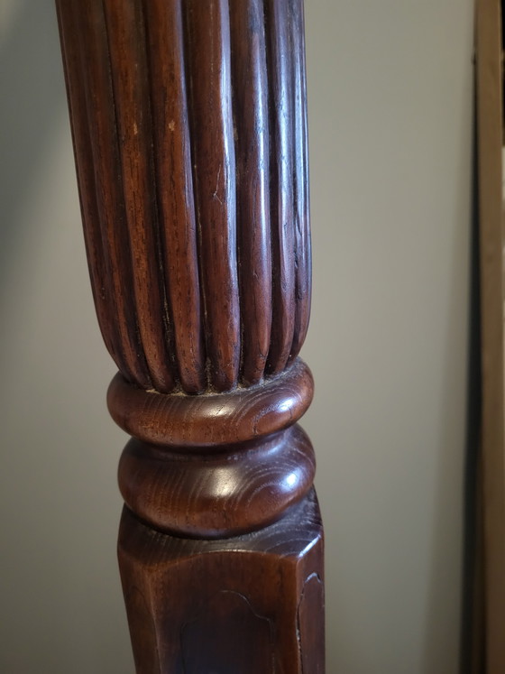 Image 1 of Letto a baldacchino, realizzato a mano con intagli in legno.