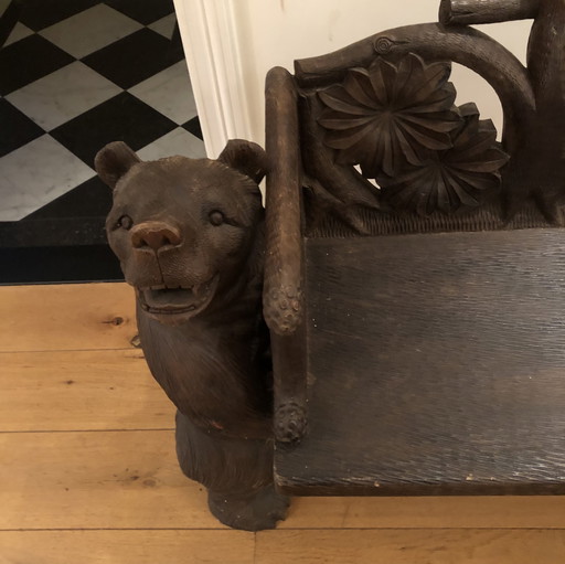 Banco tirolés tallado en madera de castaño (Trentino)