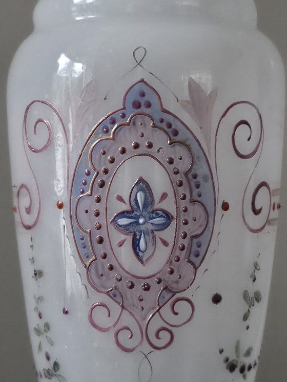 Image 1 of 2 antike deutsche Vasen aus Opalglas