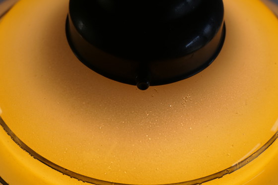 Image 1 of Schitterend Geel Gedecoreerd Glazen Hanglampje Met Authentieke Bakelieten Fitting