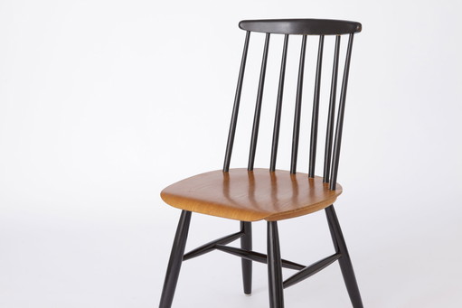 Silla vintage Nesto con respaldo de husillo