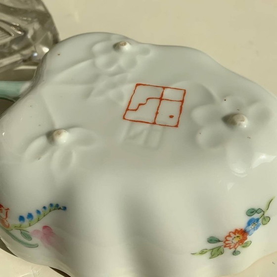 Image 1 of Coppia di antichi piatti giapponesi in porcellana Kutani a forma di foglia – Era Meiji/Taisho – Dipinti a mano e dorati