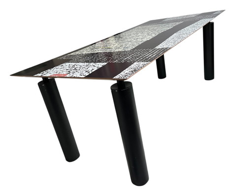 Table de salle à manger au design postmoderne par De Rosso, Italie