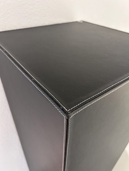 Colonna Montel in similpelle cucita