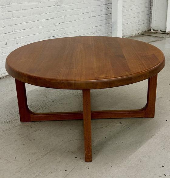 Image 1 of Table basse en teck massif Niels Bach