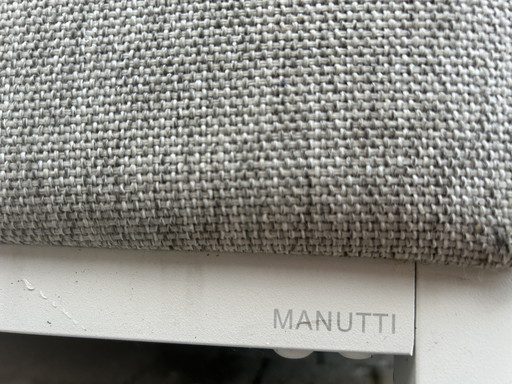 Manutti garden furniture in very good condition + protective covers