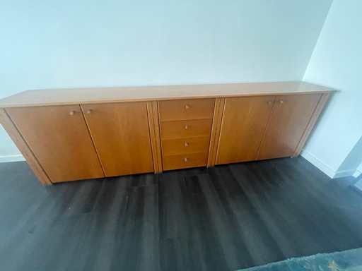 Molteni&C Essgruppe – Italienisches Design aus massivem Nussbaumholz