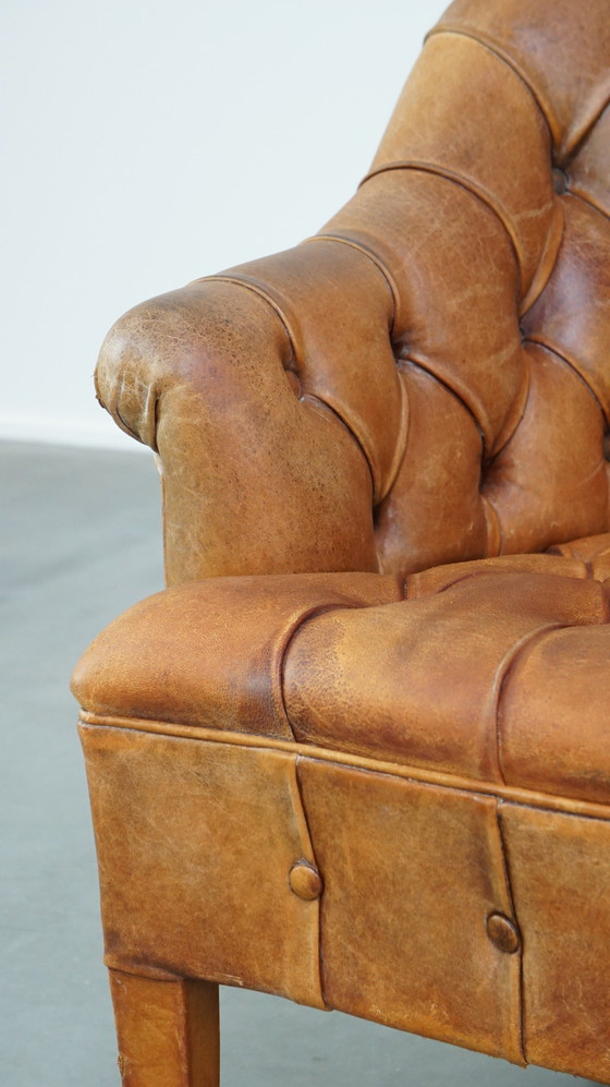 Image 1 of Fauteuil Chesterfield en peau de mouton