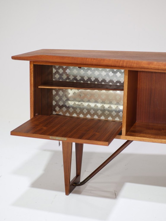 Image 1 of Freistehender Schreibtisch „Boomerang“ von Peter Løvig Nilsen