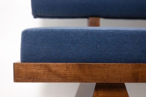 Image 1 of Banquette 3 places en frêne clair et velours de mohair bleu. Contemporain