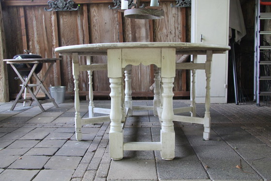 Image 1 of Flamant despierta la mesa blanca antigua