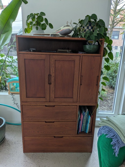 Oak TV/radio cabinet
