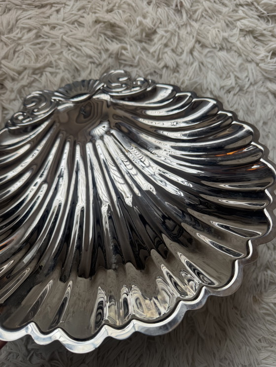 Image 1 of Large seashell-shaped trinket tray