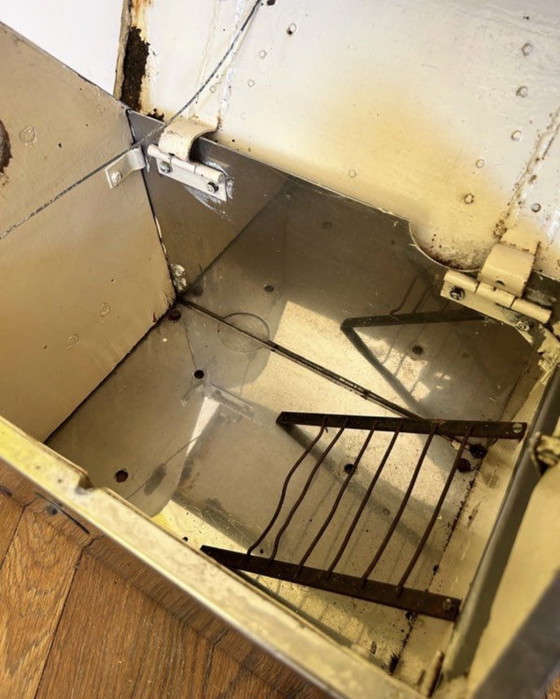 Image 1 of Cassetta delle lettere antica fatta a mano