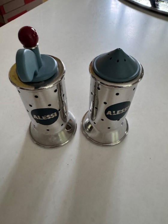 Image 1 of Juego de salero y pimentero de Alessi