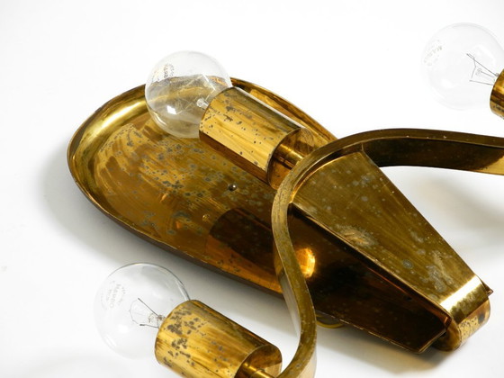 Image 1 of Grande e pesante applique in ottone della metà del secolo scorso proveniente da una chiesa tedesca