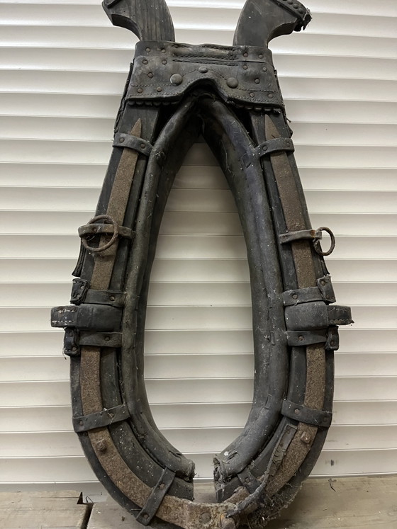 Auténtico arnés antiguo para caballos con tallado en madera - Estilo Art Déco. Arnés antiguo original para (photo 7 of 7)