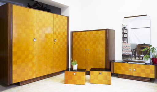 Juego de muebles "Tablero de ajedrez" de Jindřich Halabala