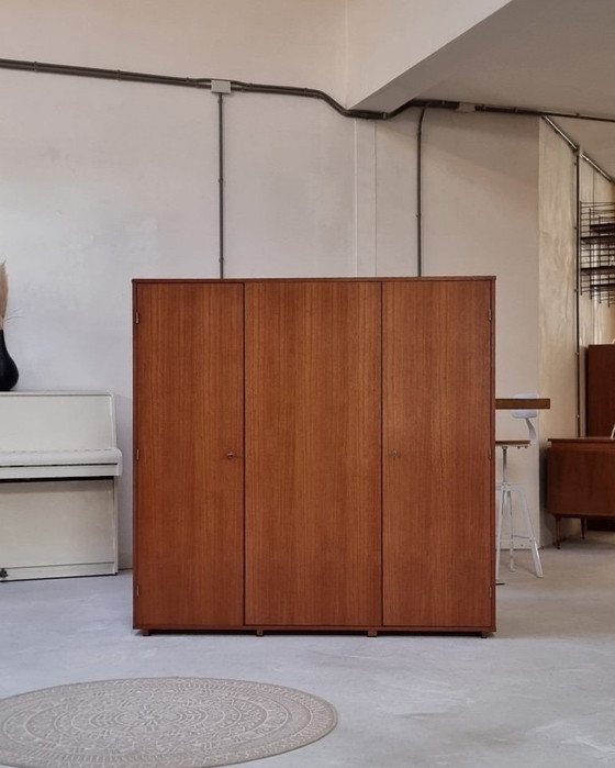 Image 1 of Mid Century kledingkast