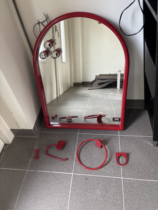 Miroir vintage rouge Gedy des années 70 avec éclairage et divers supports – spiegels, Glass, Plastic (photo 2 of 5)