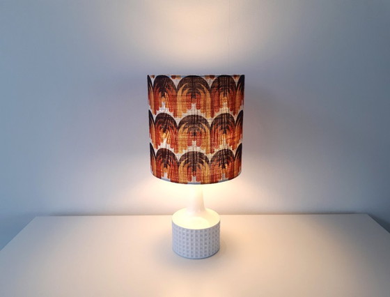 Image 1 of Base per lampada in porcellana vintage di Wallendorf con nuovo paralume fatto a mano in tessuto di lino con stampa grafica retrò