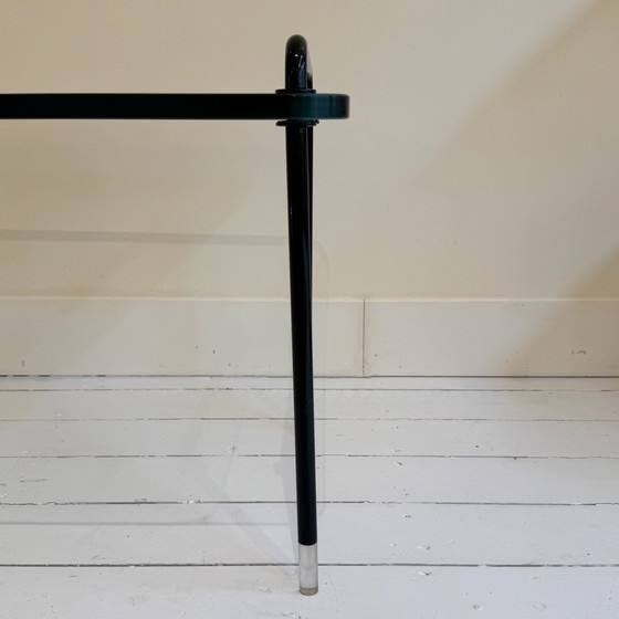 Image 1 of Italienischer Beistelltisch aus Glas mit schwarzem Metallgestell