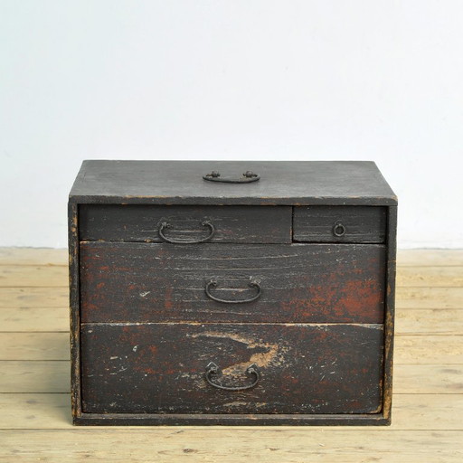 Small Japanese chest of drawers, circa 1900