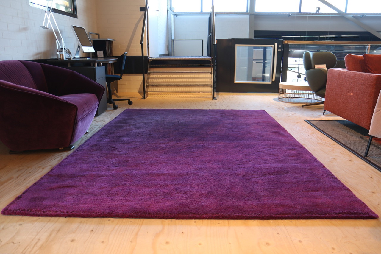 CS-Rugs - Camélèon, Deep Purple | €1,541 | Whoppah