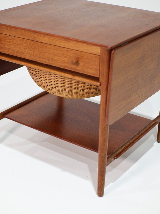 Tavolo da cucito Hans Wegner AT33 Andreas Tuck in teak e rovere, danese, anni '50 – Tavolini, Wood, Vintage (photo 9 of 12)