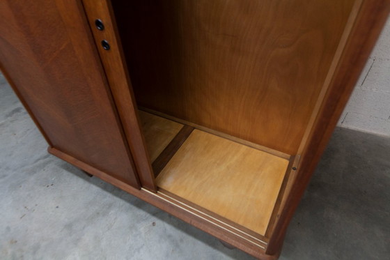 Image 1 of Jaren 30 kledingkast met schuifdeuren en een nieuw bovenblad