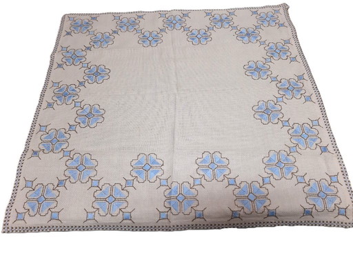 Vintage handgeborduurd tafelkleed 60 x 60 cm