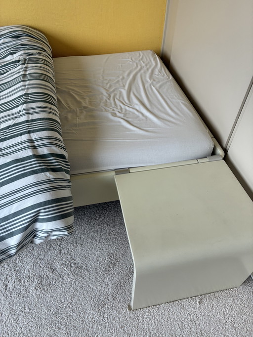 Lit Auping 1 personne dans une bonne ville