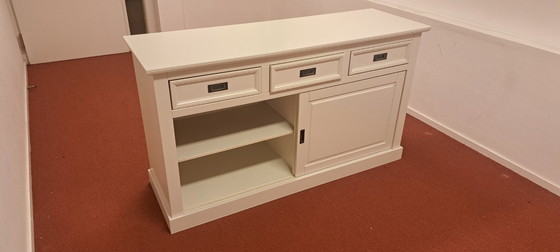 Image 1 of Weißes Sideboard/TV-Möbel aus Holz | 3 Schubladen & Schiebetüren