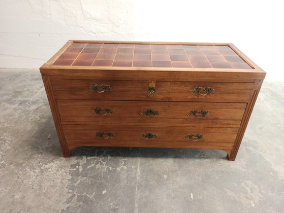 Image 1 of commode ancienne