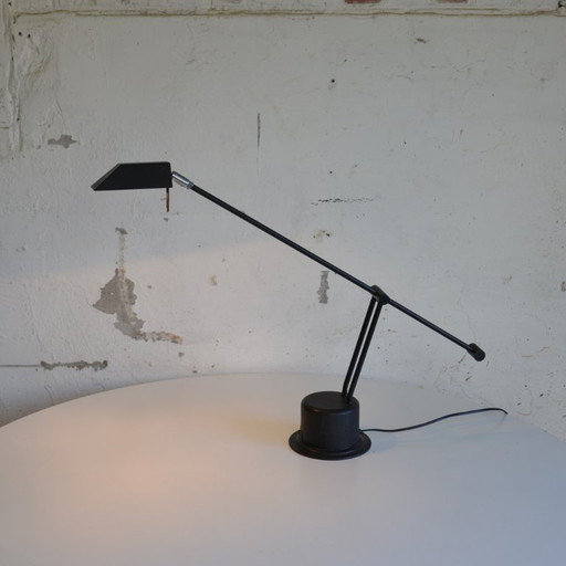 Lampada da scrivania minimalista