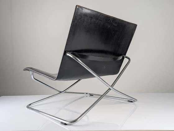 Image 1 of Lounge Chair italiana in pelle nera e cromo anni '80