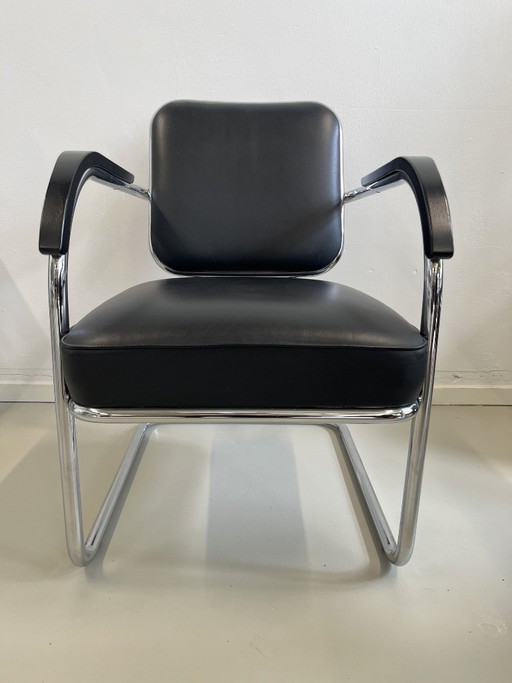 Sillón de cuero estilo Bauhaus / Moderno de mediados de siglo