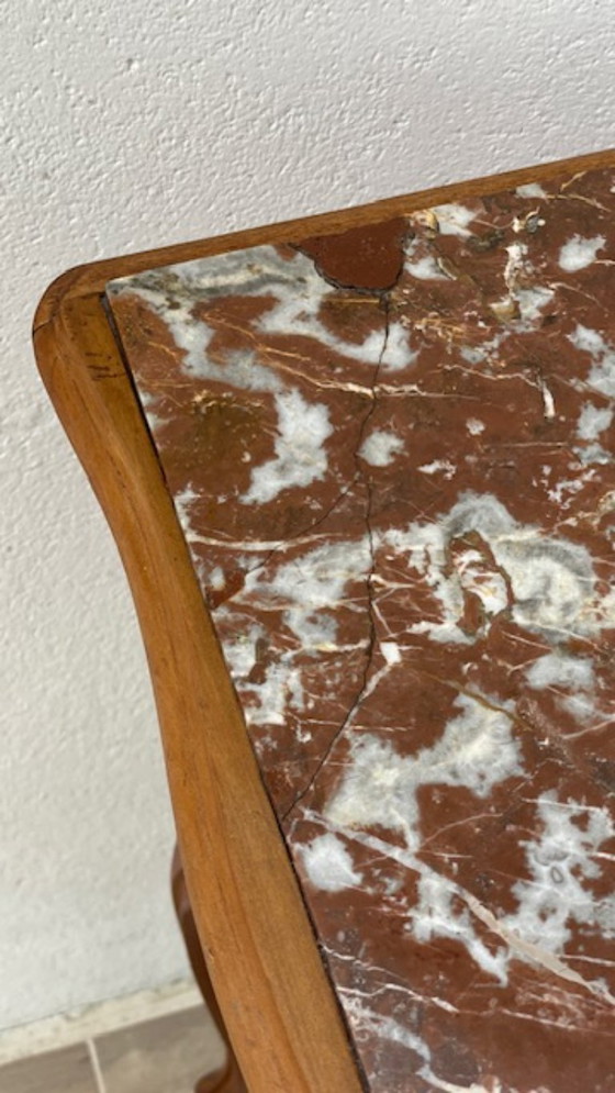 Mesita de noche antigua de madera y mármol. – Mesitas de noche, Brass, Marble (photo 7 of 35)