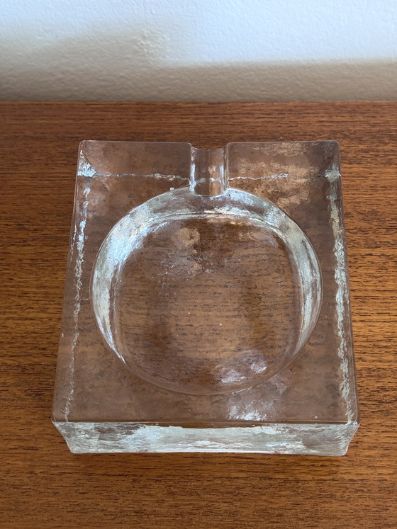 Image 1 of Vintage brutalist asbak / schaal blok glas 